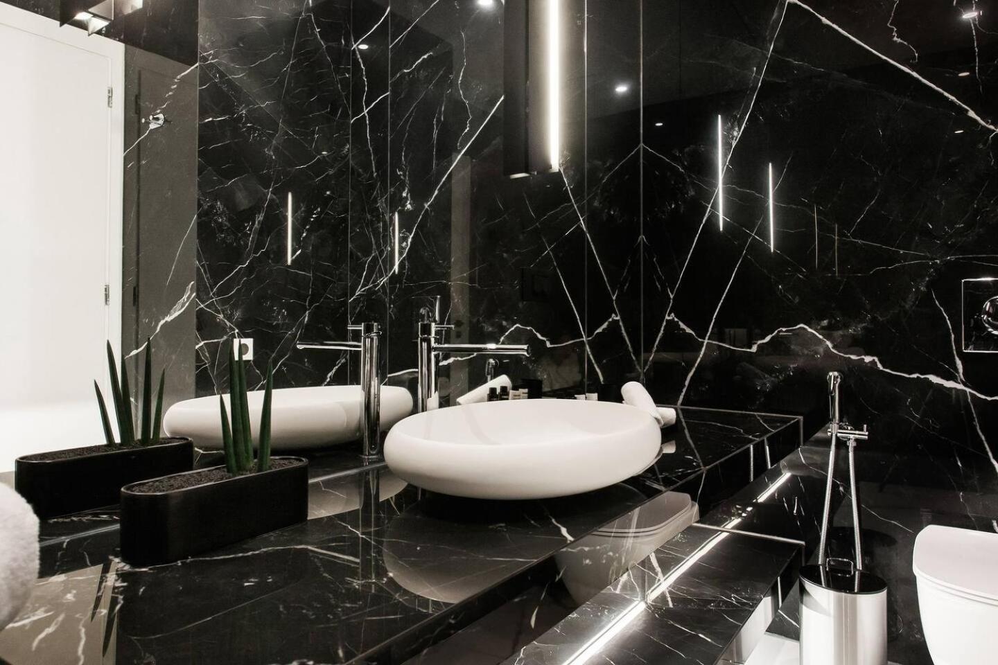 2 Sidebyside Suites In Athens Riviera By The Olon Bagian luar foto